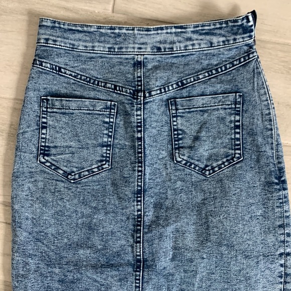 Denim acid washed split pencil blue jean skirt, stretchy and comfy / Size S - Picture 10 of 17